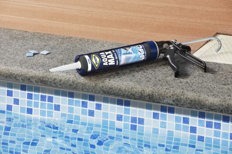 7007117-Article-application-shot-en-323-Bostik-425g-IT-AquaMax