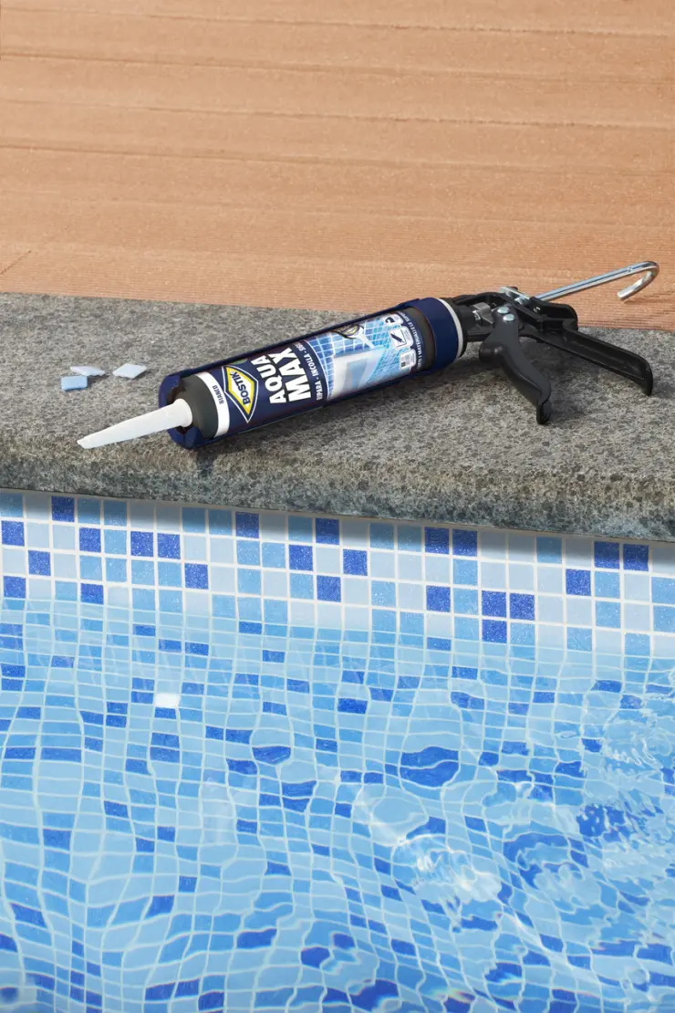 7007117-Article-application-shot-en-332-Bostik-425g-IT-AquaMax